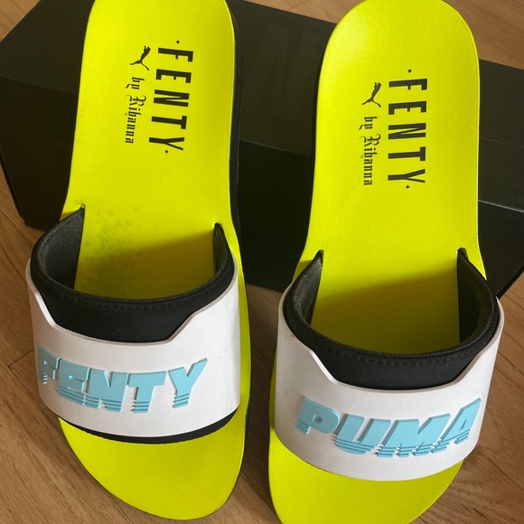 Women's Fenty puma slides size 8.5. - Picture 6 of 10